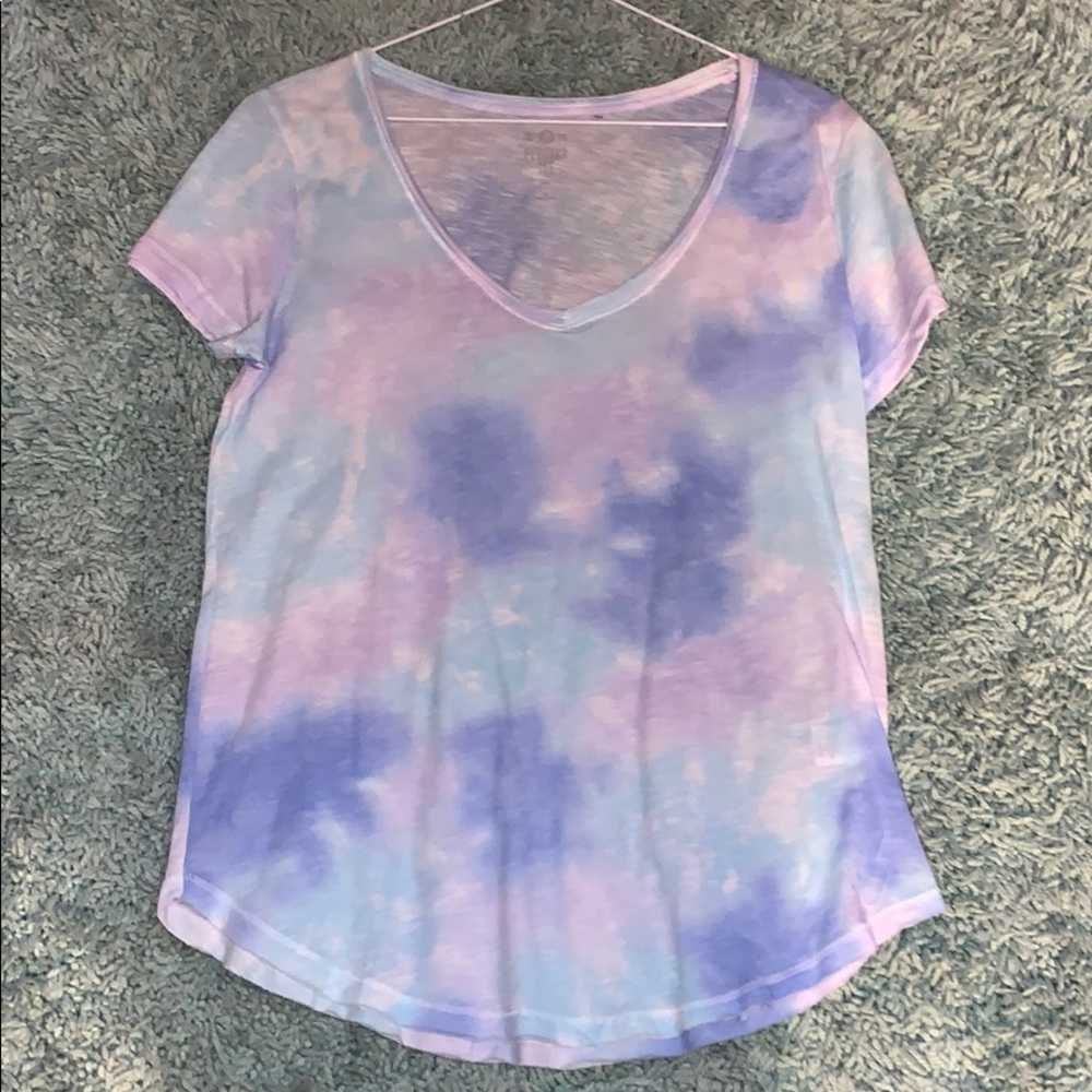 lose fitting t-shirt